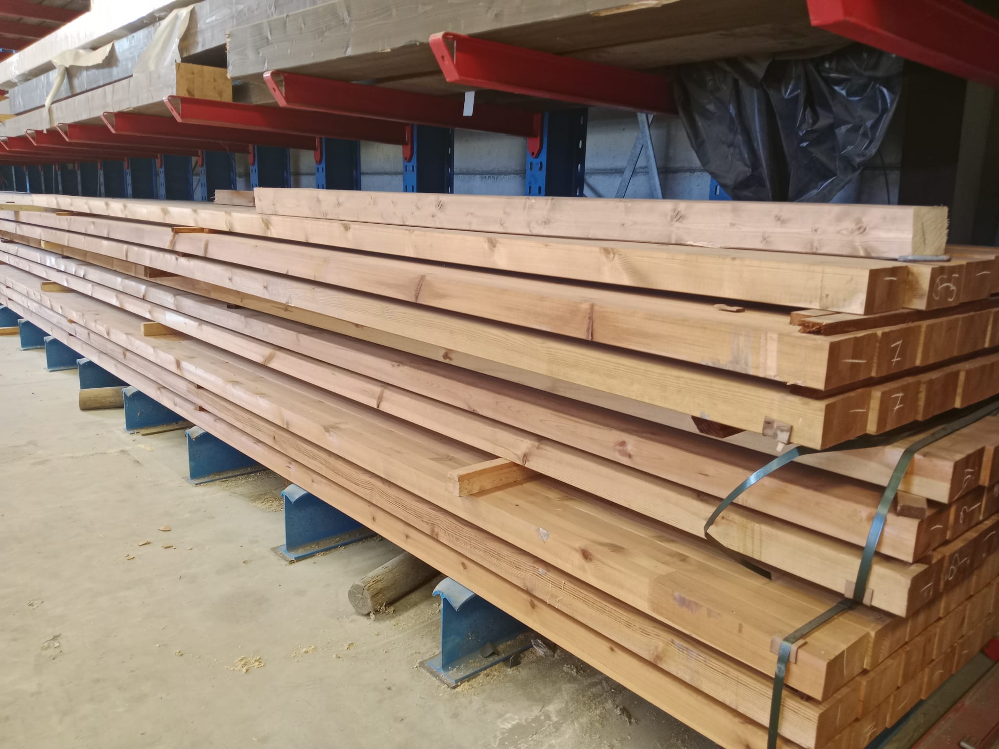 VIGA LAMINADA GL24 AUTOCLAVE. RIESGO 3. (COLOR MARRON DEL TRATAMIENTO)